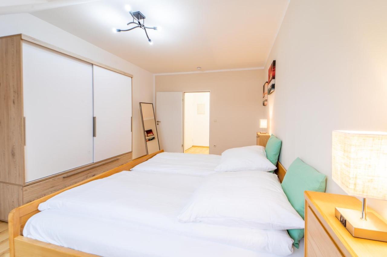 Moderne Dachgeschosswohnung - Parkplatz - Netflix Coburg Buitenkant foto