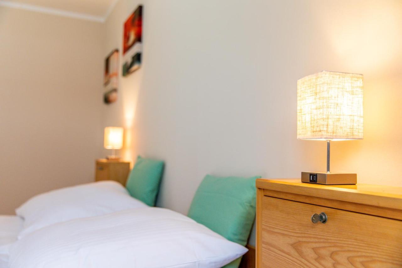 Moderne Dachgeschosswohnung - Parkplatz - Netflix Coburg Buitenkant foto